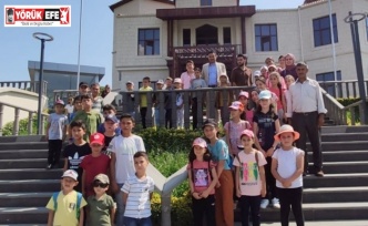 Karacaörenli çocuklar Adnan Menderes Demokrasi Müzesi’ni gezdi