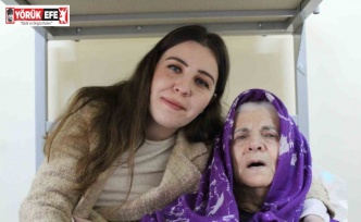 Asrın felaketinden kurtulan Bedriye teyze ve gönüllüler ’anne-kız’ gibi oldular