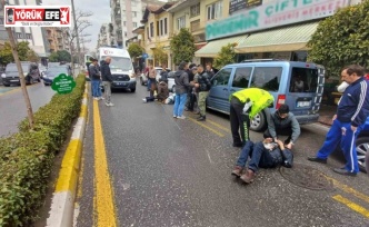 Motosiklet yayaya çarptı: 2 yaralı