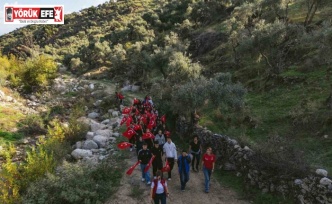 Aydın’da gençler ’Cumhuriyet’ için yürüdü