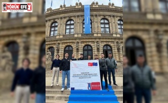 Aydınlı liselilerden elektrikli araç şarj istasyonu alanında uluslararası başarı