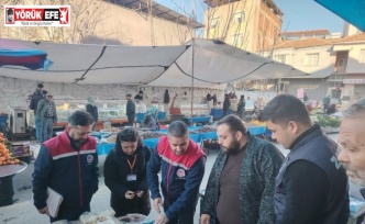 Germencik’te semt pazarında gıda denetimi