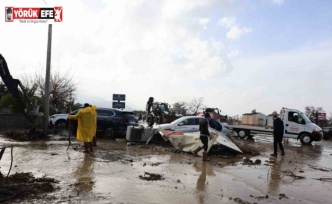 Kuşadası’nda selin yaraları sarılmaya çalışılıyor