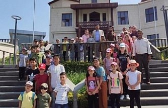 Karacaörenli çocuklar Adnan Menderes Demokrasi Müzesi’ni gezdi