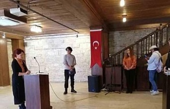 Kuşadası’nda ’Dünya Tiyatro Günü’ kutlandı