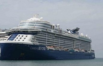 Dev gemi ile Kuşadası’na 2 bin 957 turist geldi