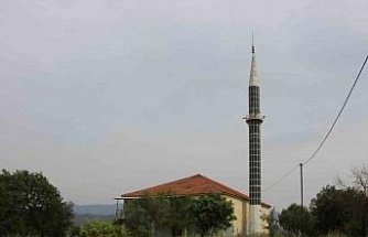 İlginç ama gerçek, köyün bayramlık elbise gibi bayramlık camisi var
