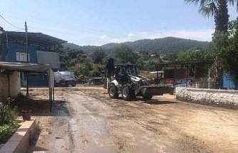 Bağarası’nda yağışların olumsuz etkilerine Söke Belediyesi müdahale etti