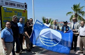 Kuşadası’nda Mavi Bayraklar dalgalanmaya başladı