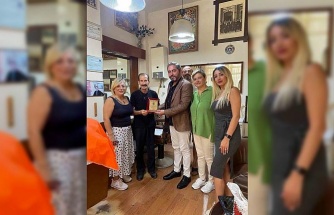 Söke’de usta berber Casim Çetinkaya’ya yılın ahisi onuru