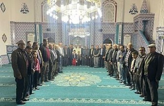 Germencik’te vatandaşlar Cuma geceleri ailece camide buluşuyor