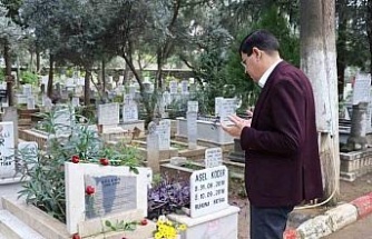 Başkan Özcan, Türkiye’nin ilk kadın Muhtarı Esin’i mezarında ziyaret etti