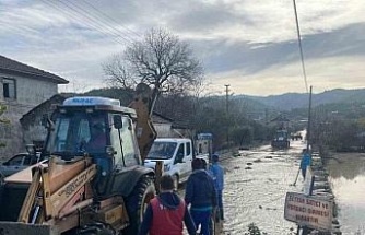 Yenipazar’da meydana gelen sele belediye ekiplerinden hızlı müdahale
