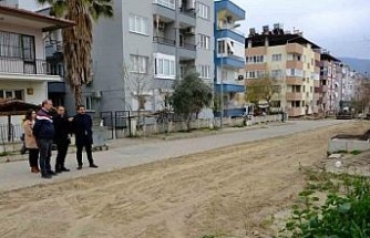 Başkan Doğanca, parke döşeme çalışmalarını yerinde inceledi