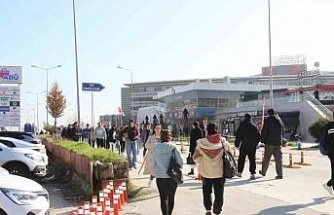 ADÜ’de ücretli geçiş kararındaki adaletsizliğe öğrencilerden tepki