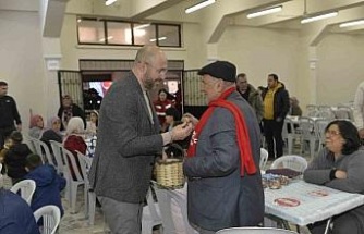 Başkan Zencirci iftarda vatandaşlara incir ikramında bulundu
