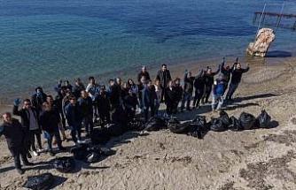 Dünya Su Günü’nde Kuşadası’nda kıyı temizliği yapıldı
