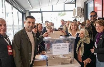 Kuşadalılar ön seçim için sandığa gitti