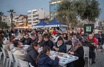 Kuşadası Belediyesi’nden Kadir Gecesi’nde 2 bin kişilik iftar yemeği