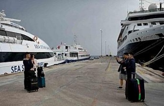 Kuşadası’ndan Yunanistan’ın Sisam Adası’na feribot seferleri başladı