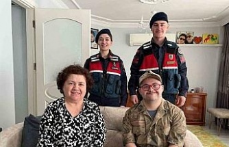 Jandarma ekipleri down sendromlu Efekan ile devriye attı