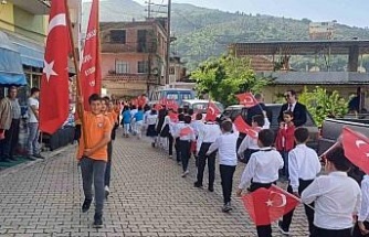 Köşklü öğrencilerin gösterileri ayakta alkışlandı