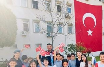 Söke’de jandarma ekipleri öğrencilerle buluştu