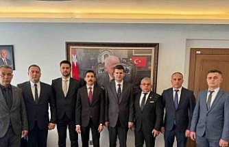 Ülkücüler hizmet binasının tapusunu aldı