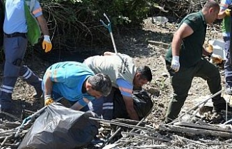 Doğa harikası Milli Park’ta kıyı temizliği