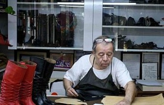 Kuşadası’nda körüklü çizme ustası yetiştirecek çırak arıyor