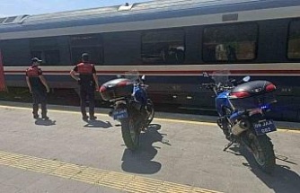 Uyuşturucu satıcısı trende yakalandı