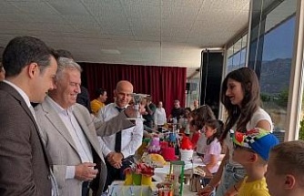Atık malzemeler, öğrencilerin elinde sanata dönüştü