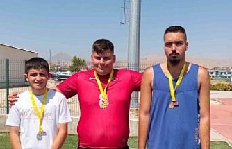 Aydınlı özel sporcular şampiyonada dikkat çekti