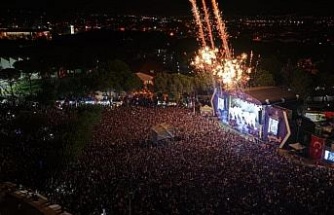 Aydınfest’in son gününde 60 binden fazla Aydınlı coşkuyu birlikte yaşadı