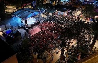 Yenipazarlılar ünlü sanatçıyla coştu