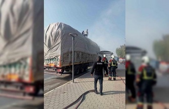 Pamuk yüklü tırda çıkan yangın büyümeden söndürüldü