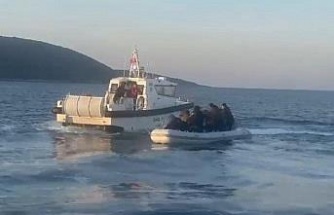 Aydın’da 12 düzensiz göçmen ve 1 göçmen kaçakçısı yakalandı