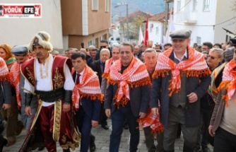 BAŞKAN YETİŞKİN EĞRİKAVAK KESTANE VE İNCİR FESTİVALİ’NE CAN VERDİ AÇILIŞTA ALKIŞLARLA KARŞILANDI