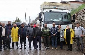Nazilli Belediyesi Işıklar Mahallesi’nde 5 bin ağaç fidanı dağıttı