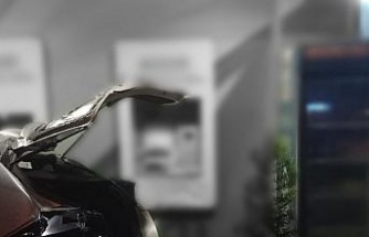 Takla atan araç banka şubesine çarparak durabildi: 2 yaralı