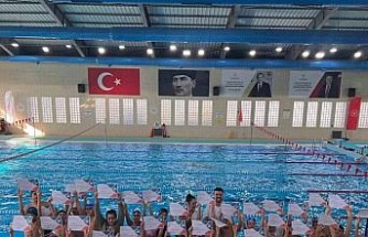 Aydın’da 2 ayda 200 çocuk yüzme öğrendi