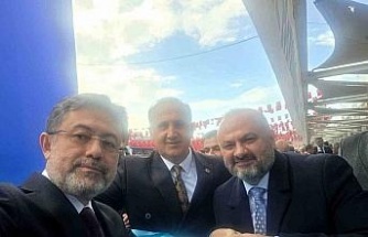 Başkan Kaya, Bakan Yumaklı ile deve güreşlerini görüştü