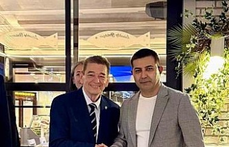 Kuşadası Belediyesi’nden Arndt’a fahri hemşehrilik beratı