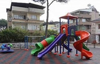 Nazilli Belediyesi çocuk parklarını yeniliyor