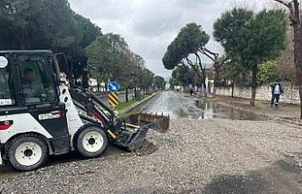 Söke Belediyesi ekipleri sağanak yağış için sahada seferber oldu
