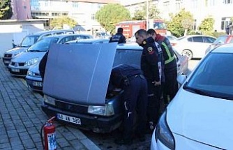 Sürücünün hızlı müdahalesi aracı yanmaktan kurtardı