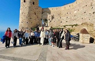 Üniversiteli öğrenciler Kuşadası’nda moral depoladı