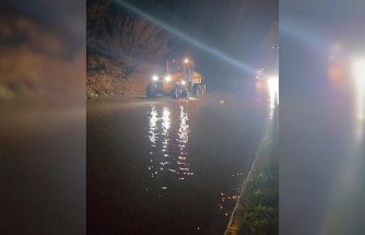 Aydın’ı sağanak vurdu: Söke ve Kuşadası yollarında ulaşım durdu
