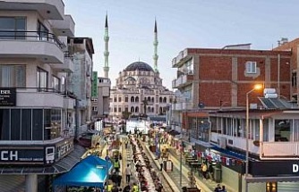 Didim’de vatandaşlar, Didim Belediyesi’nin iftar sofralarında bir araya geldi