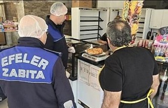 Efeler Belediyesi zabıta ekiplerinden gıda denetimi